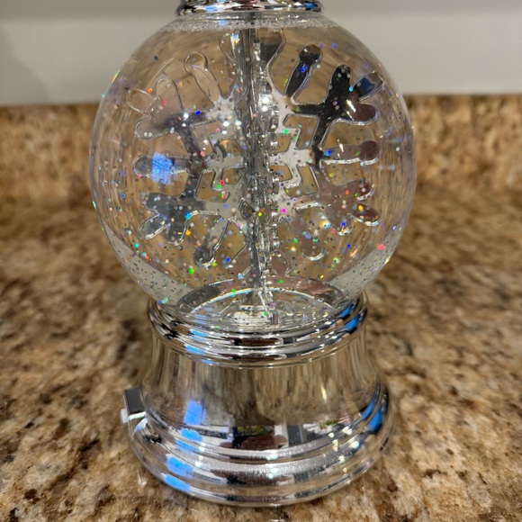 Bath & Body Works Lights Snow Globe Spin Snowflake Pedestal Candleholder Music - Picture 8 of 10